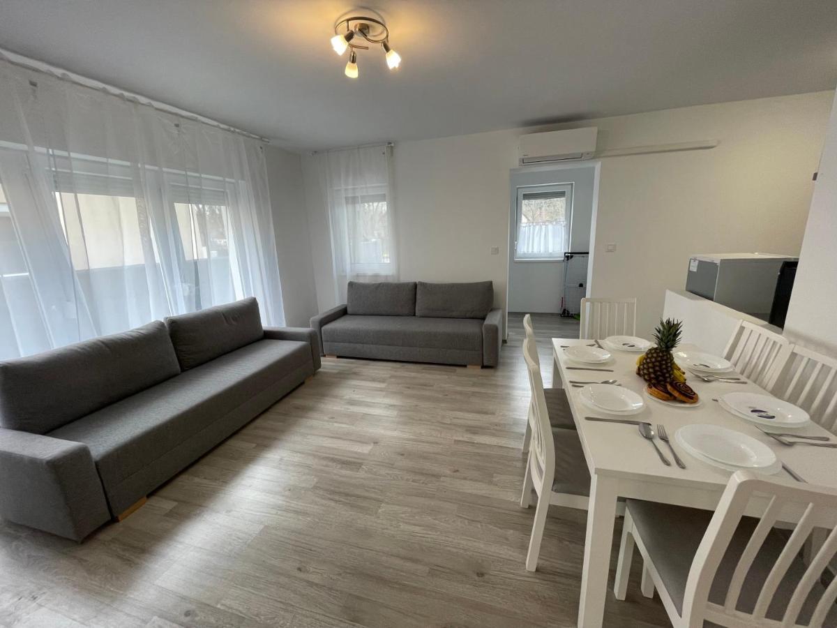 Sorrento Deluxe Apartment - Jacuzzi Siofok Ngoại thất bức ảnh
