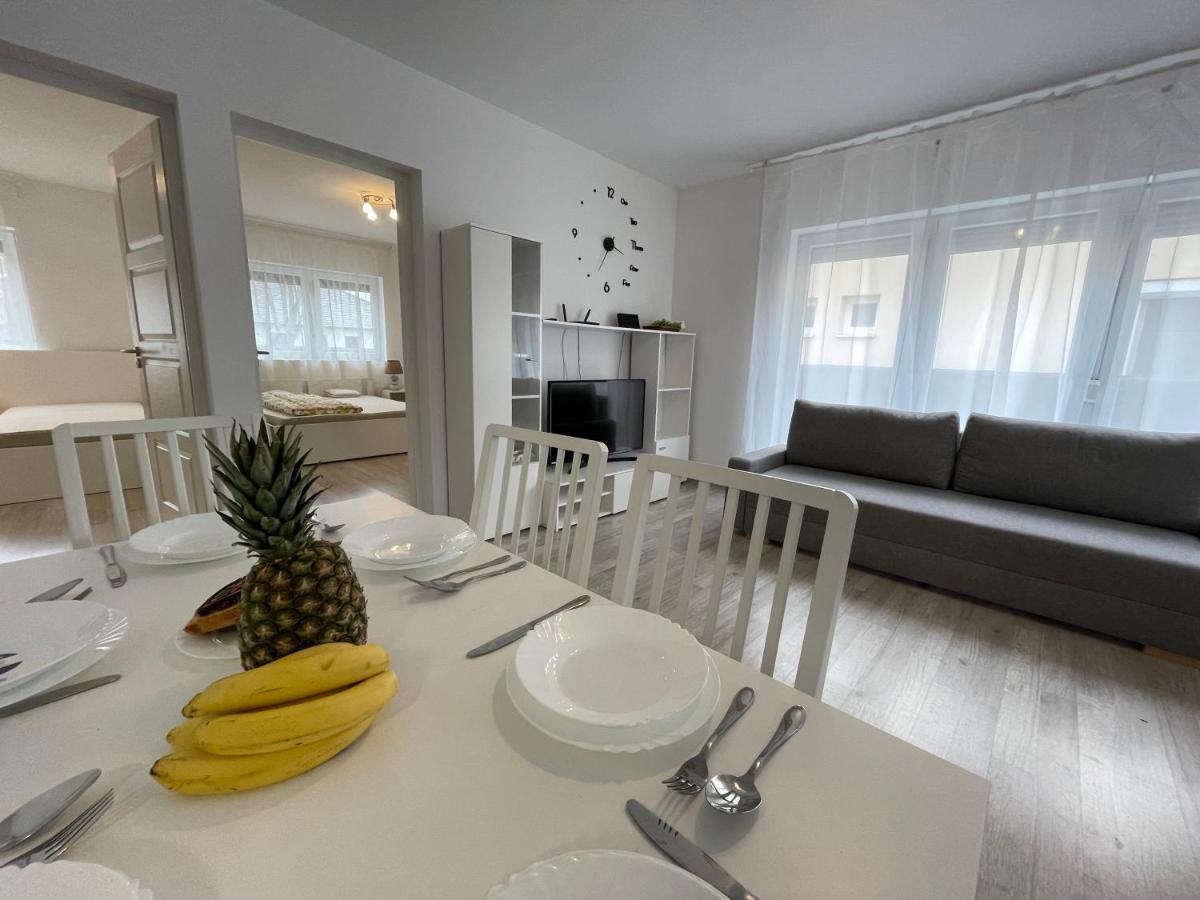 Sorrento Deluxe Apartment - Jacuzzi Siofok Ngoại thất bức ảnh