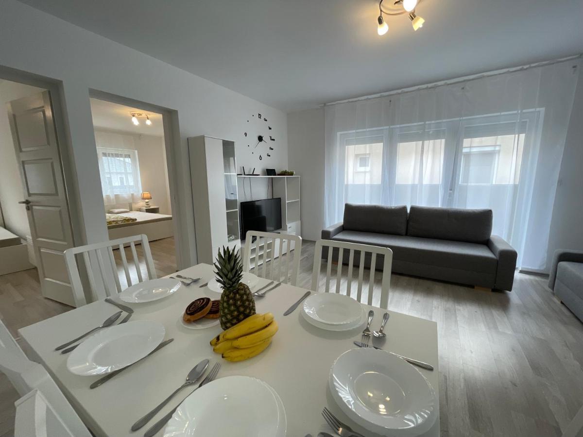 Sorrento Deluxe Apartment - Jacuzzi Siofok Ngoại thất bức ảnh