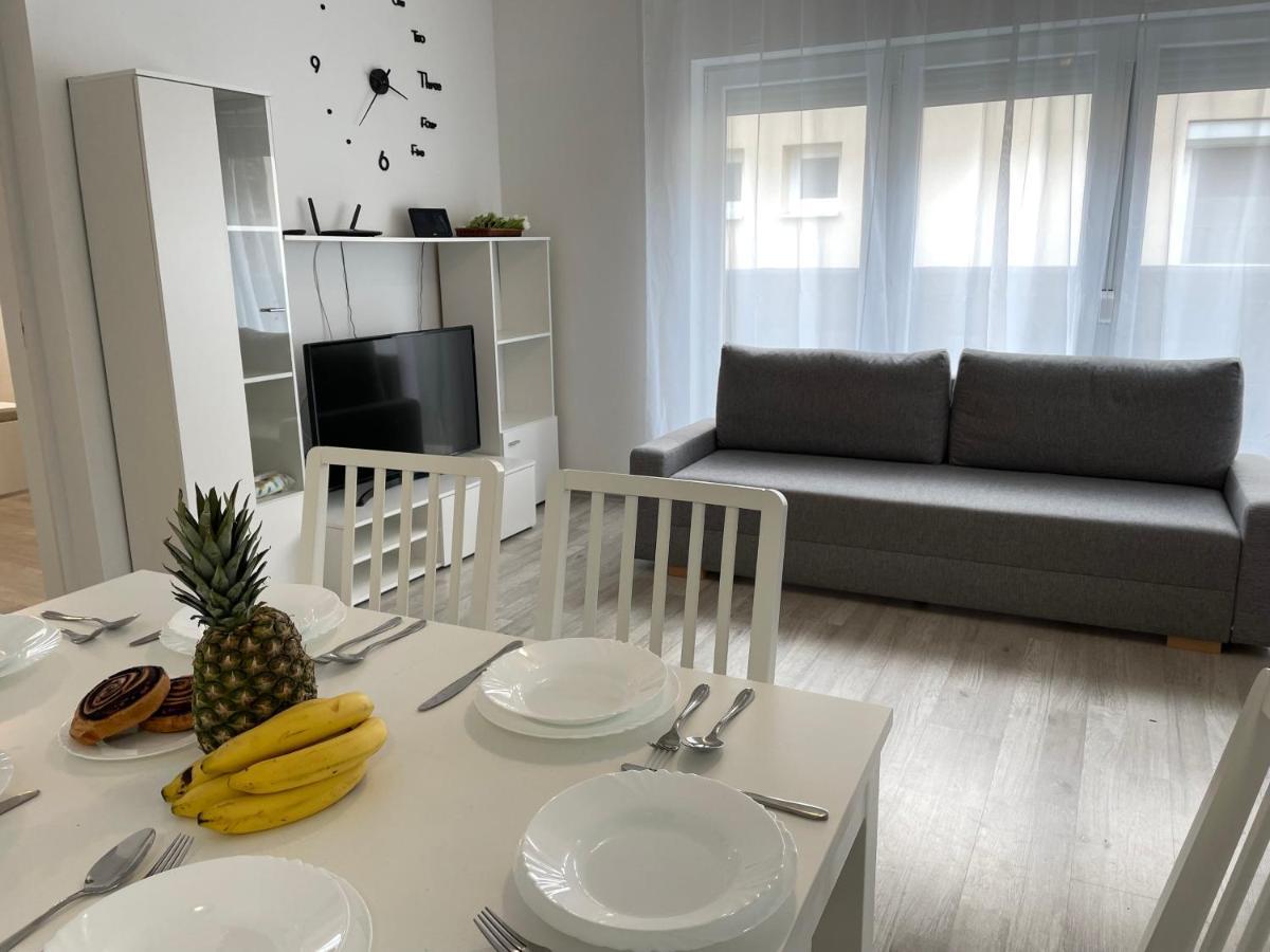Sorrento Deluxe Apartment - Jacuzzi Siofok Ngoại thất bức ảnh