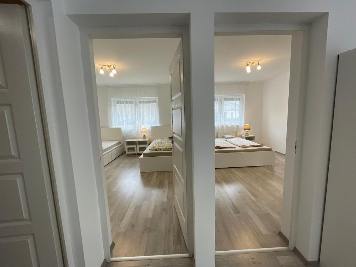 Sorrento Deluxe Apartment - Jacuzzi Siofok Ngoại thất bức ảnh